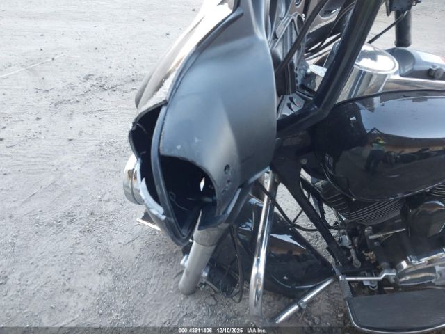 Harley-Davidson Flhtcui Image 2