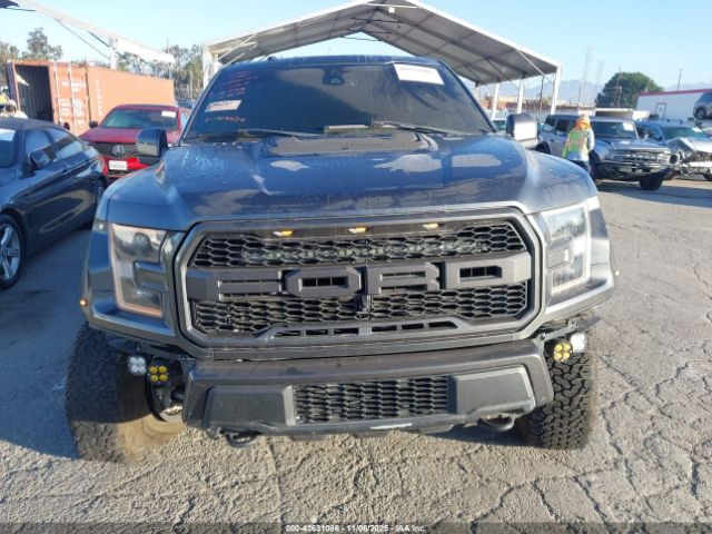 Ford F-150 Raptor Image 17