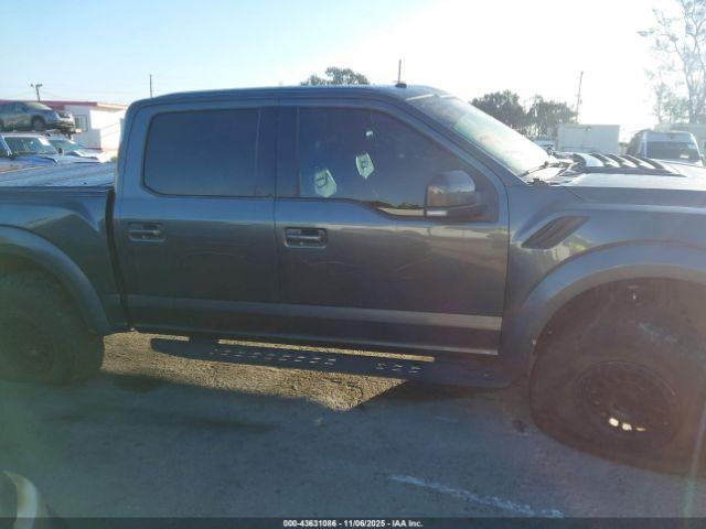 Ford F-150 Raptor Image 11