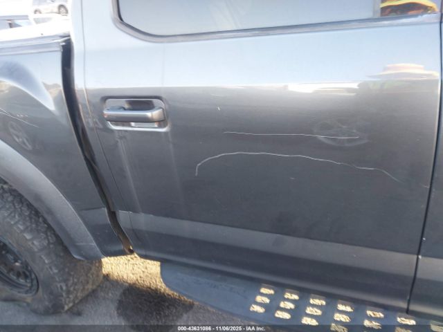 Ford F-150 Raptor Image 12