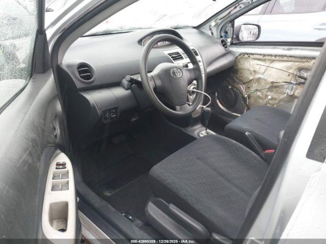 Toyota Yaris Image 8