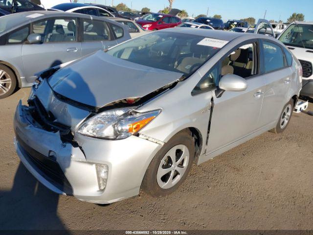 Toyota Prius Two Image 6