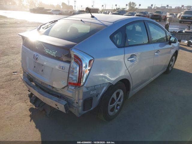 Toyota Prius Two Image 5