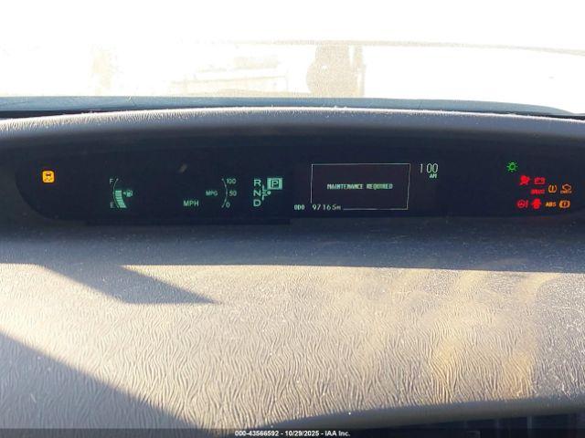 Toyota Prius Two Image 16