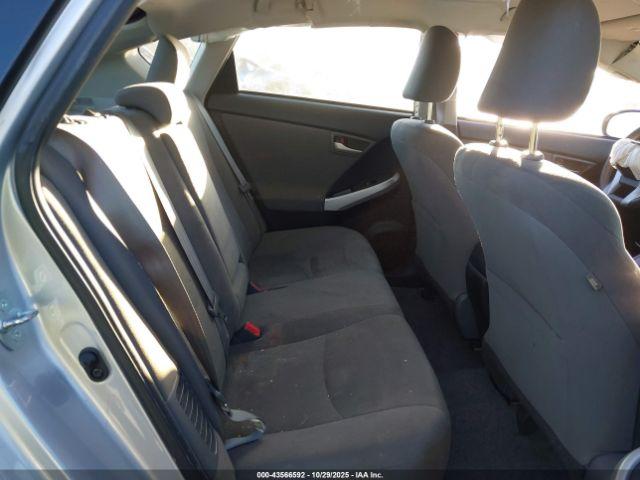 Toyota Prius Two Image 2