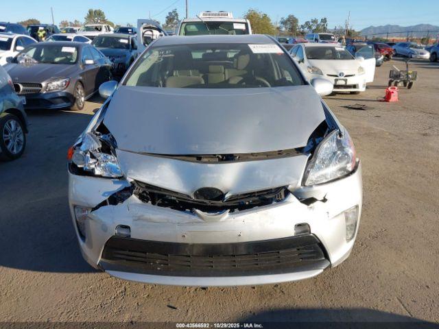 Toyota Prius Two Image 15