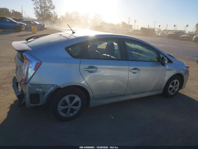 Toyota Prius Two Image 9
