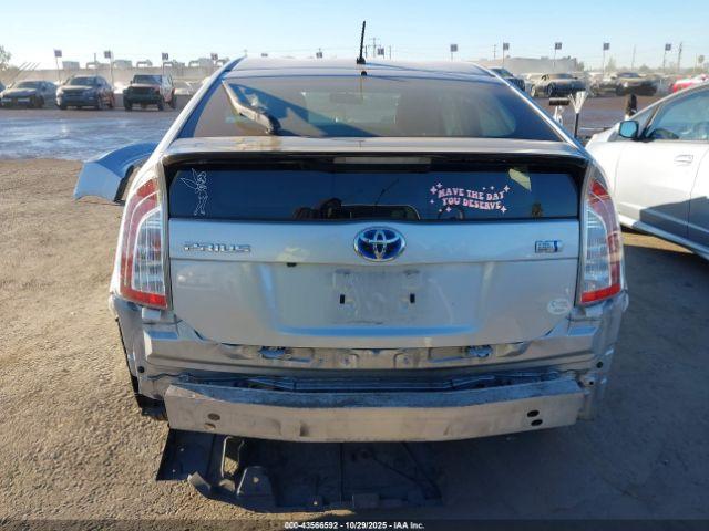 Toyota Prius Two Image 14