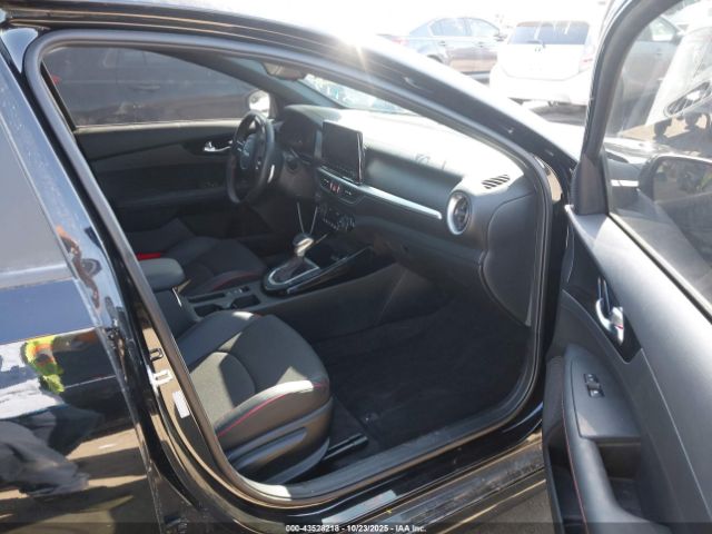 Kia Forte Gt Image 5