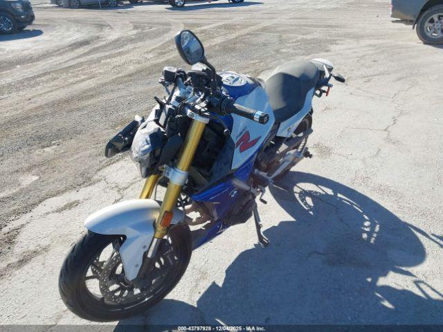 BMW F 900 R Image 11