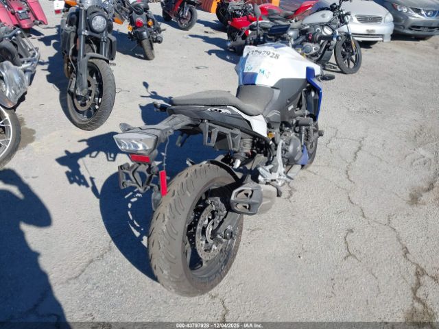 BMW F 900 R Image 12