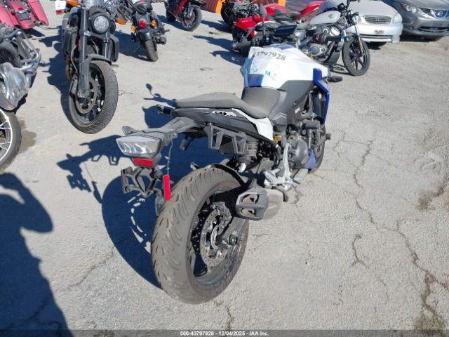 BMW F 900 R Image 12