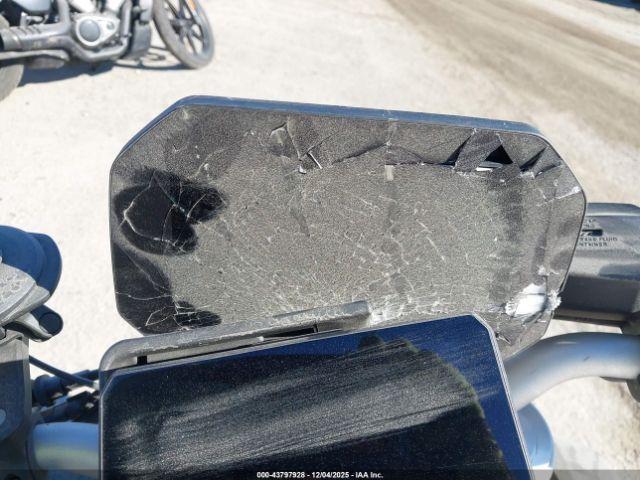 BMW F 900 R Image 10