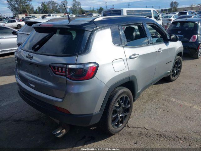 Jeep Compass Altitude 4x4 Image 12