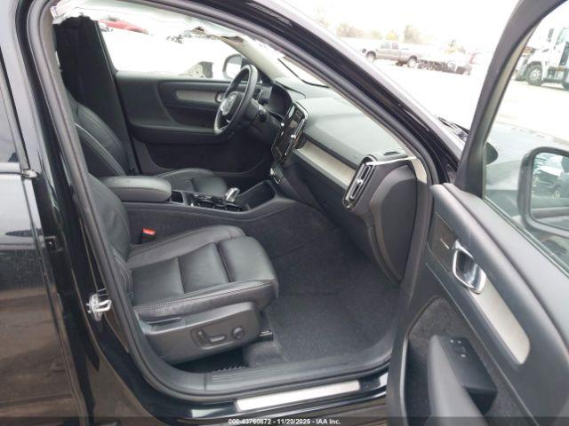 Volvo XC40 B5 Ultimate Dark Theme Image 9