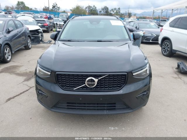 Volvo XC40 B5 Ultimate Dark Theme Image 16