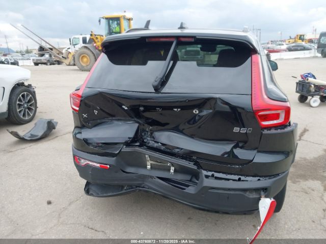 Volvo XC40 B5 Ultimate Dark Theme Image 3