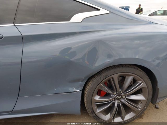 INFINITI Q60 Red Sport 400 Image 4