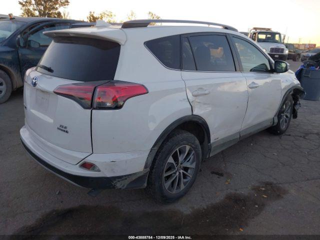 Toyota RAV4 Xle Image 6