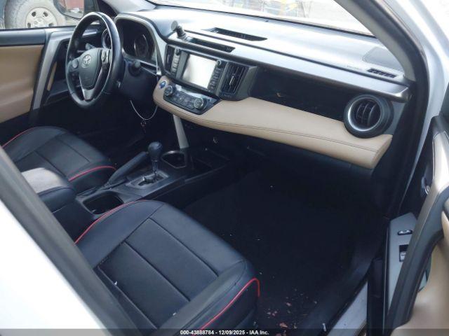 Toyota RAV4 Xle Image 16