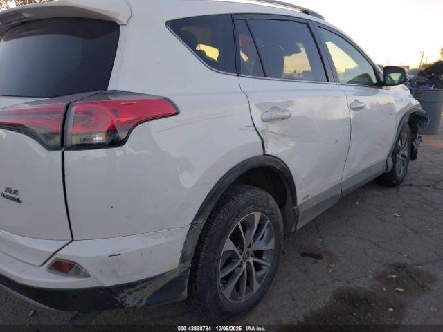 Toyota RAV4 Xle Image 18