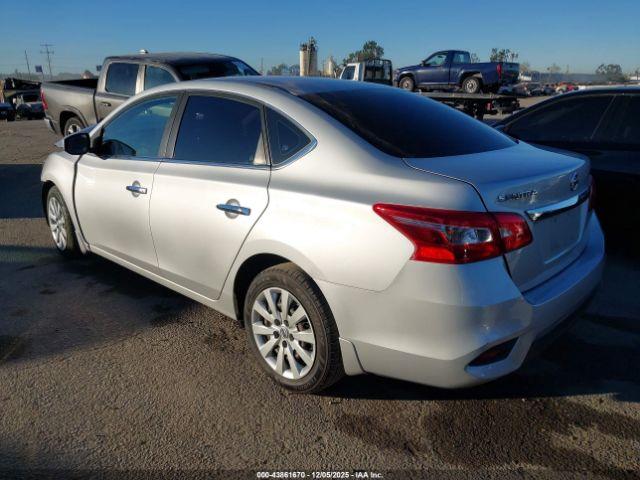 Nissan Sentra S Image 4