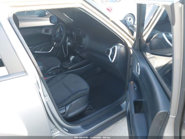 Kia Soul Lx Image 14