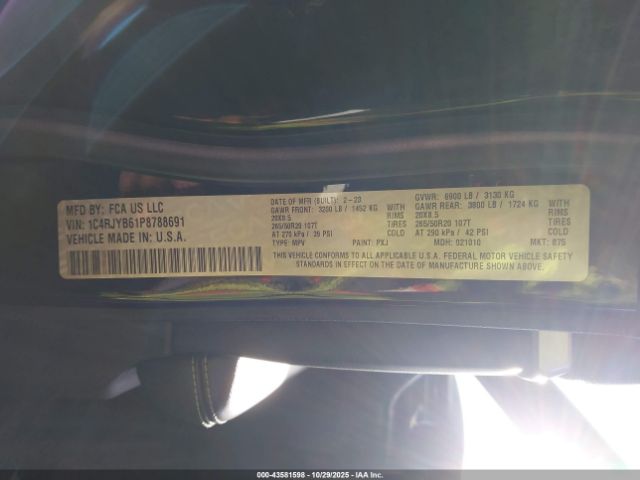 Jeep Grand Cherokee Image 15