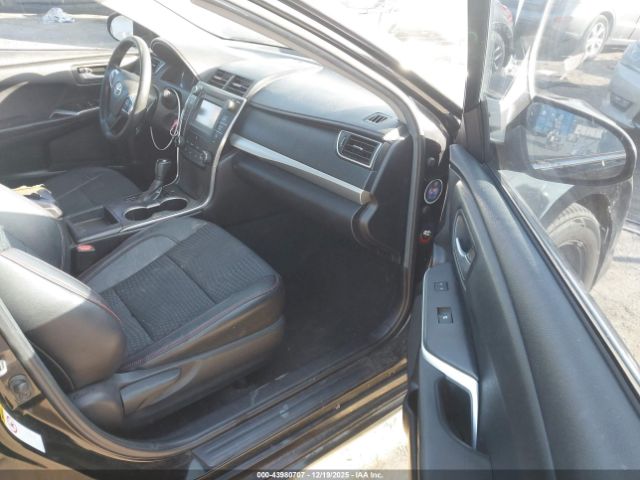 Toyota Camry Se Image 20