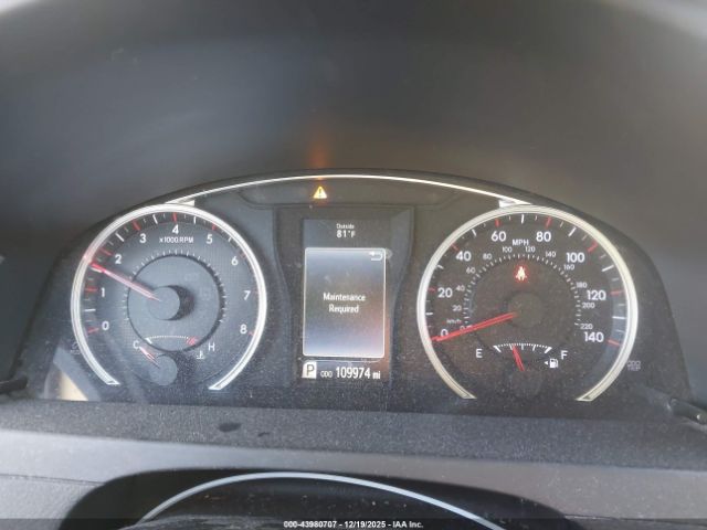 Toyota Camry Se Image 16