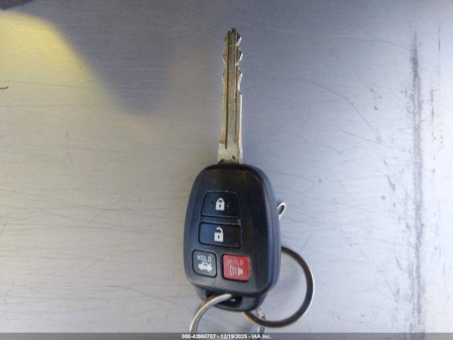 Toyota Camry Se Image 2