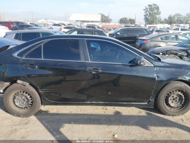 Toyota Camry Se Image 9