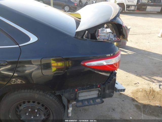 Toyota Camry Se Image 12