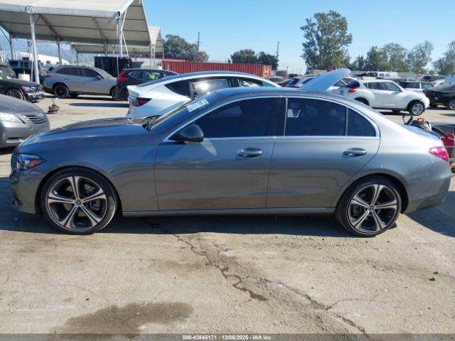 Mercedes-Benz C-Class Sedan Image 15