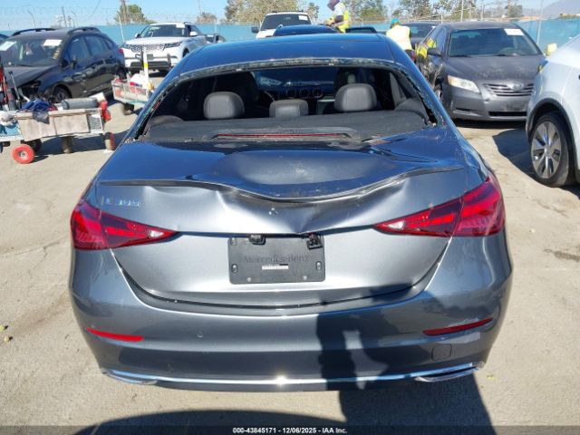 Mercedes-Benz C-Class Sedan Image 16