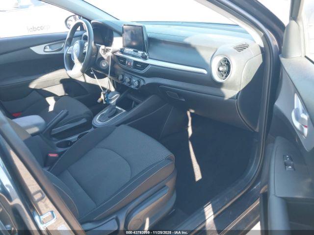 Kia Forte Lxs Image 6