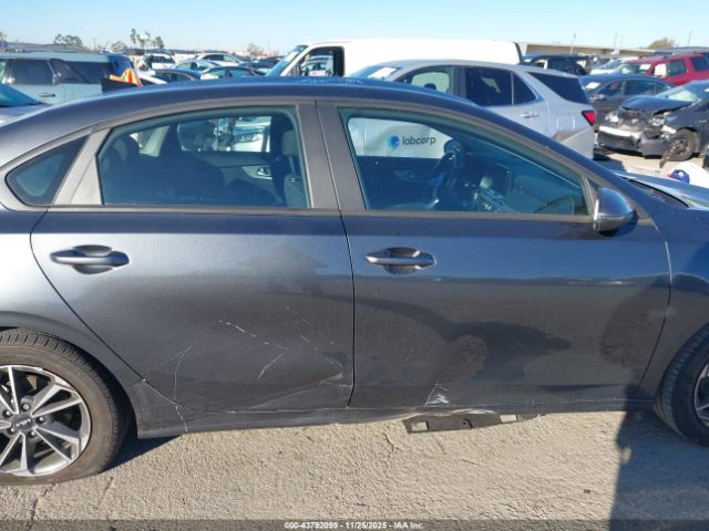 Kia Forte Lxs Image 10