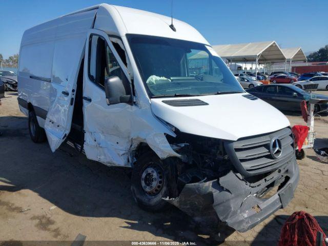  Salvage Mercedes-Benz Sprinter 3500