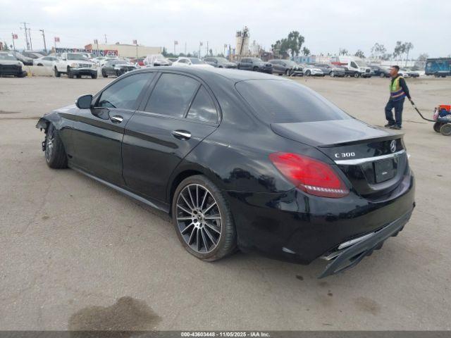 Mercedes-Benz C-Class Sedan Image 12