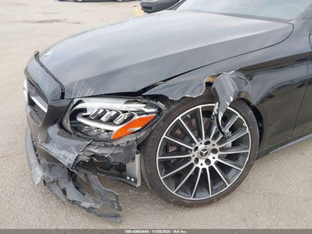 Mercedes-Benz C-Class Sedan Image 10