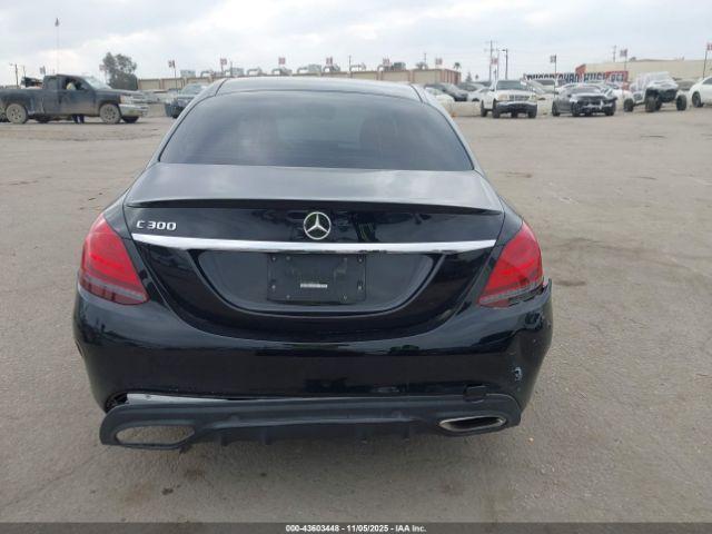 Mercedes-Benz C-Class Sedan Image 4