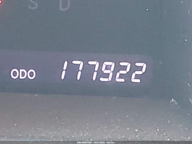 Toyota Highlander Base V6 Image 16