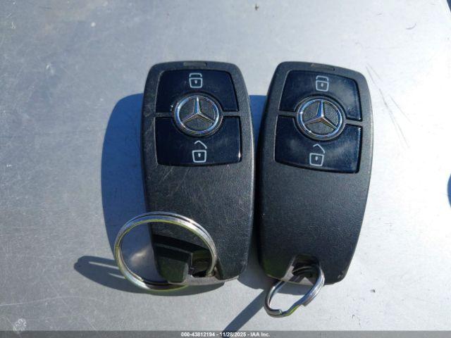 Mercedes-Benz Sprinter 2500 Standard Roof I4 Diesel Image 17