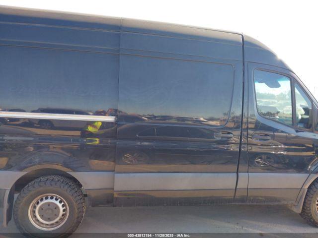 Mercedes-Benz Sprinter 2500 Standard Roof I4 Diesel Image 11