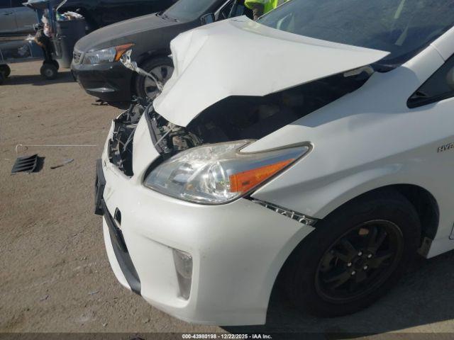 Toyota Prius Two Image 7