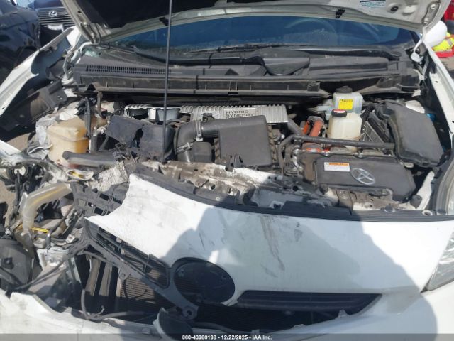 Toyota Prius Two Image 2