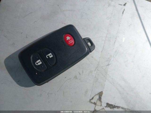 Toyota Prius Two Image 11