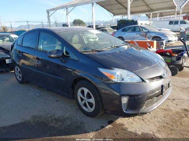  Salvage Toyota Prius
