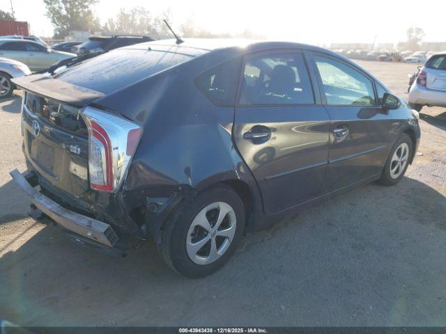Toyota Prius Two Image 16