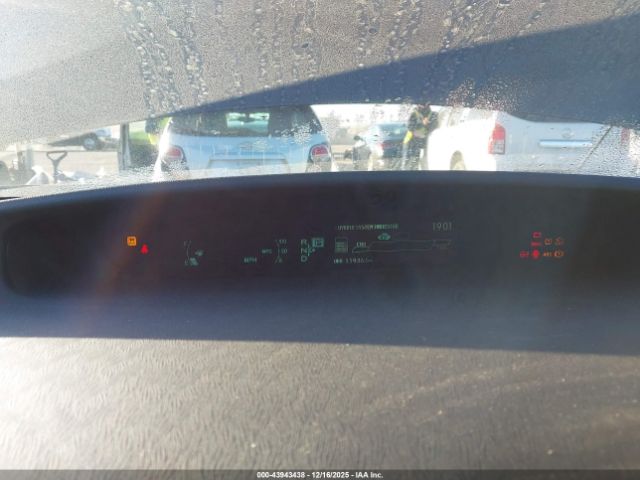 Toyota Prius Two Image 7